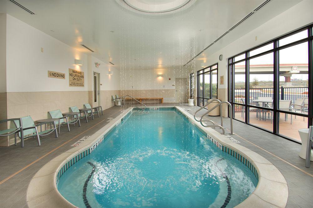 Springhill By Marriott Airport 3*
