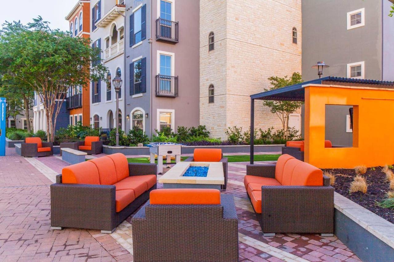 Newly Renovated 2-bedroom + Pool + Gym Apartment San Antonio