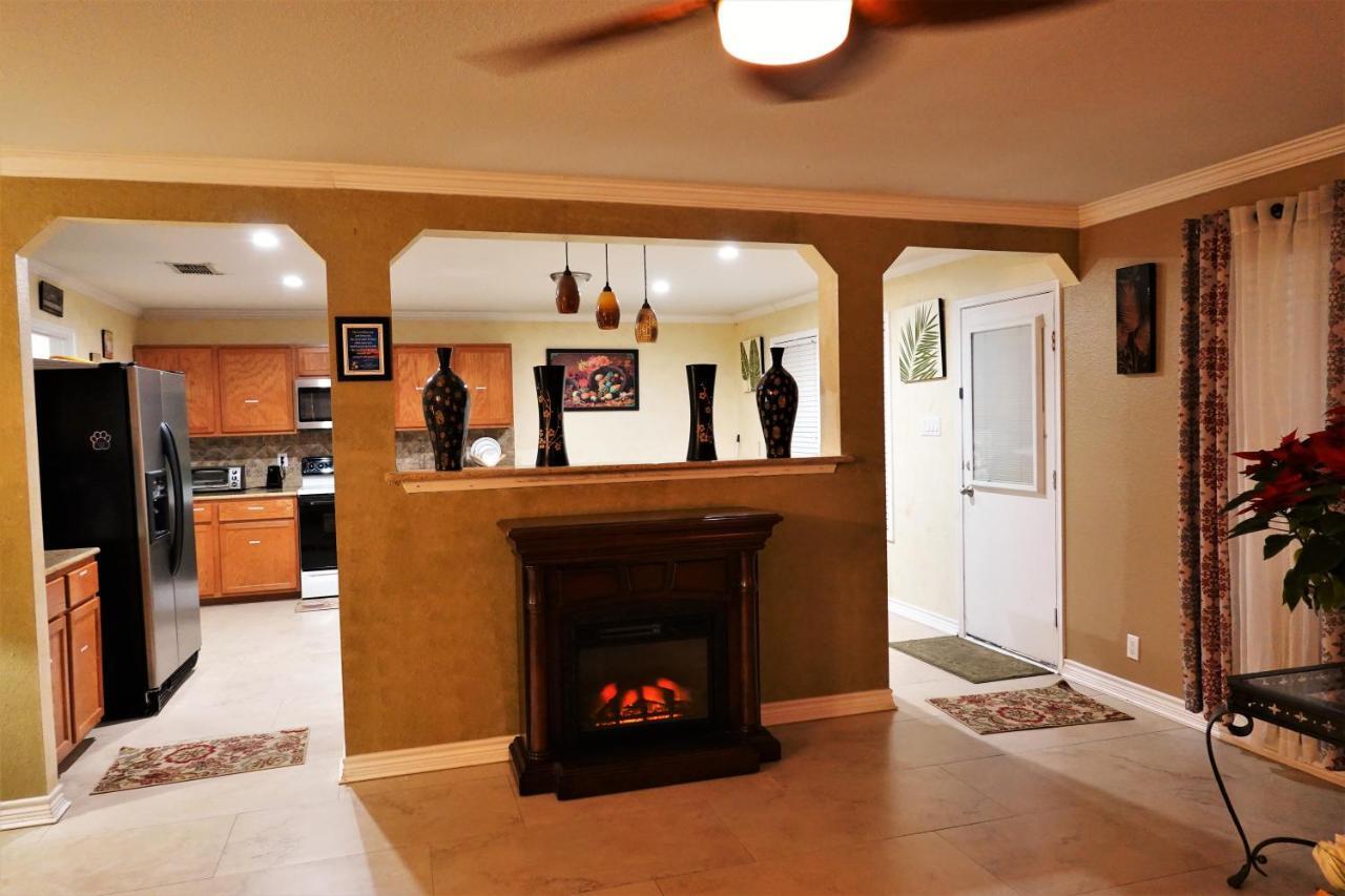 Your Ideal Getaway Home! Close To Utsa & Six Flags San Antonio