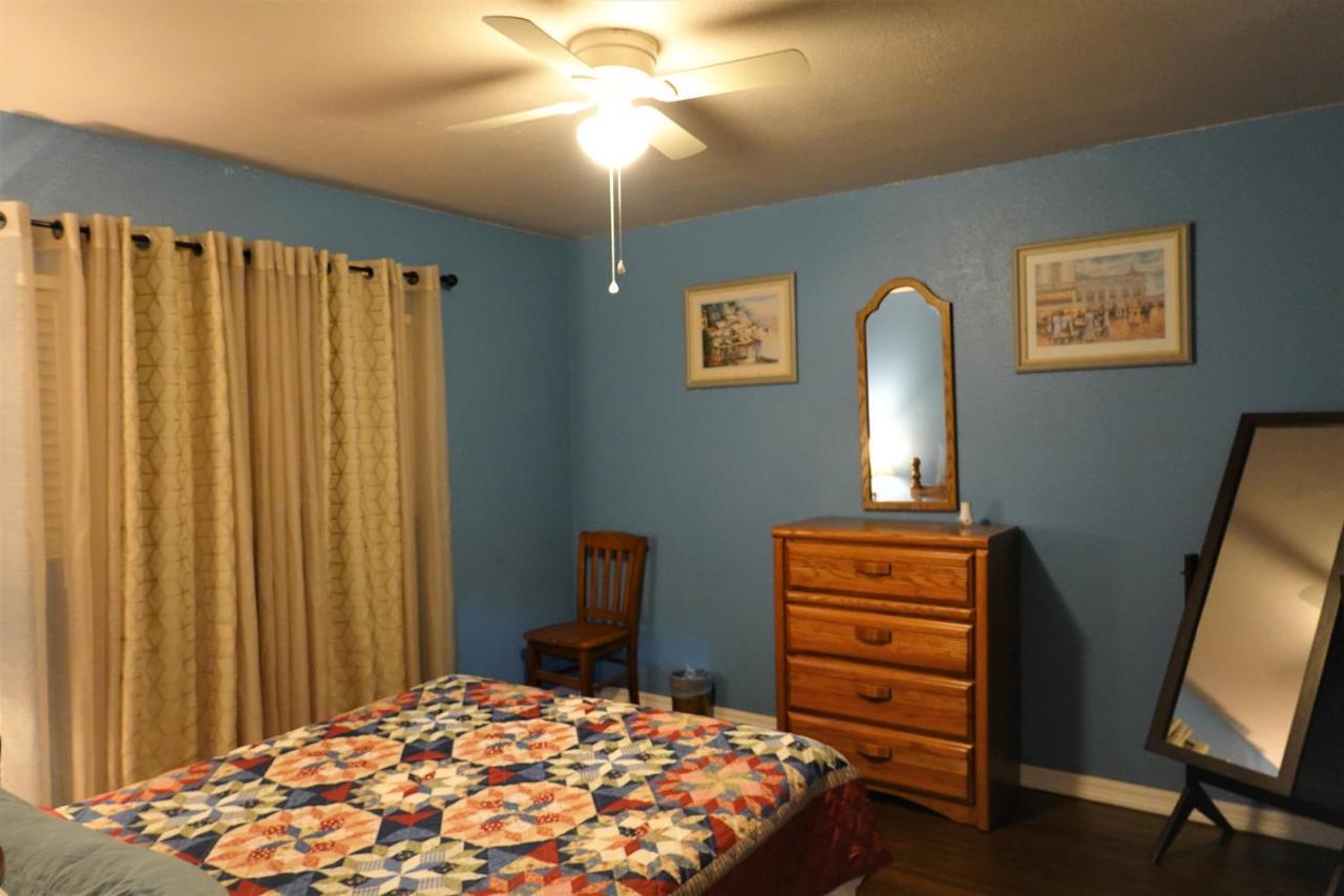 Your Ideal Getaway Home! Close To Utsa & Six Flags * San Antonio