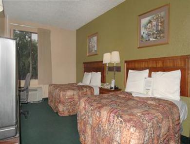 Quality & I-35 Near Frost Bank Center Hotel 2*