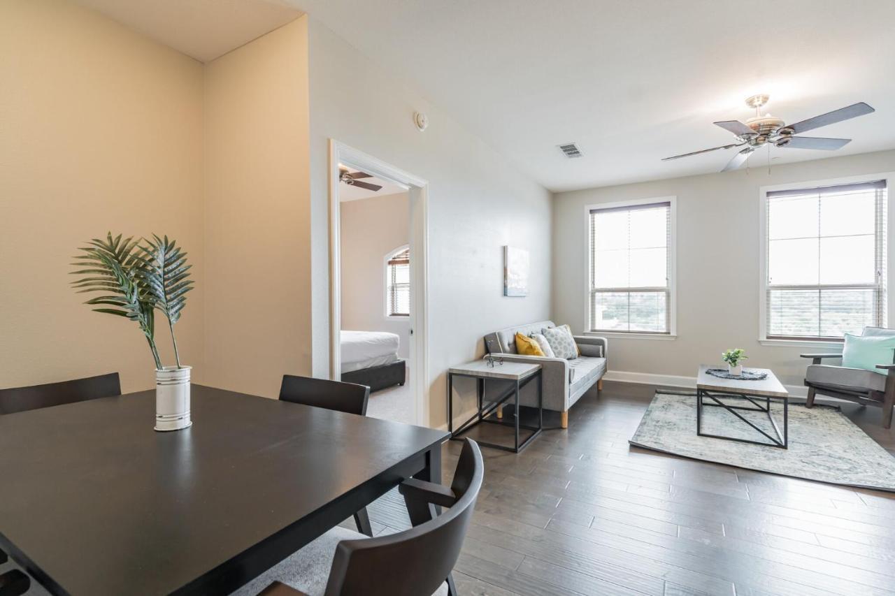 Apartment Newly Renovated 2-bedroom + Pool + Gym