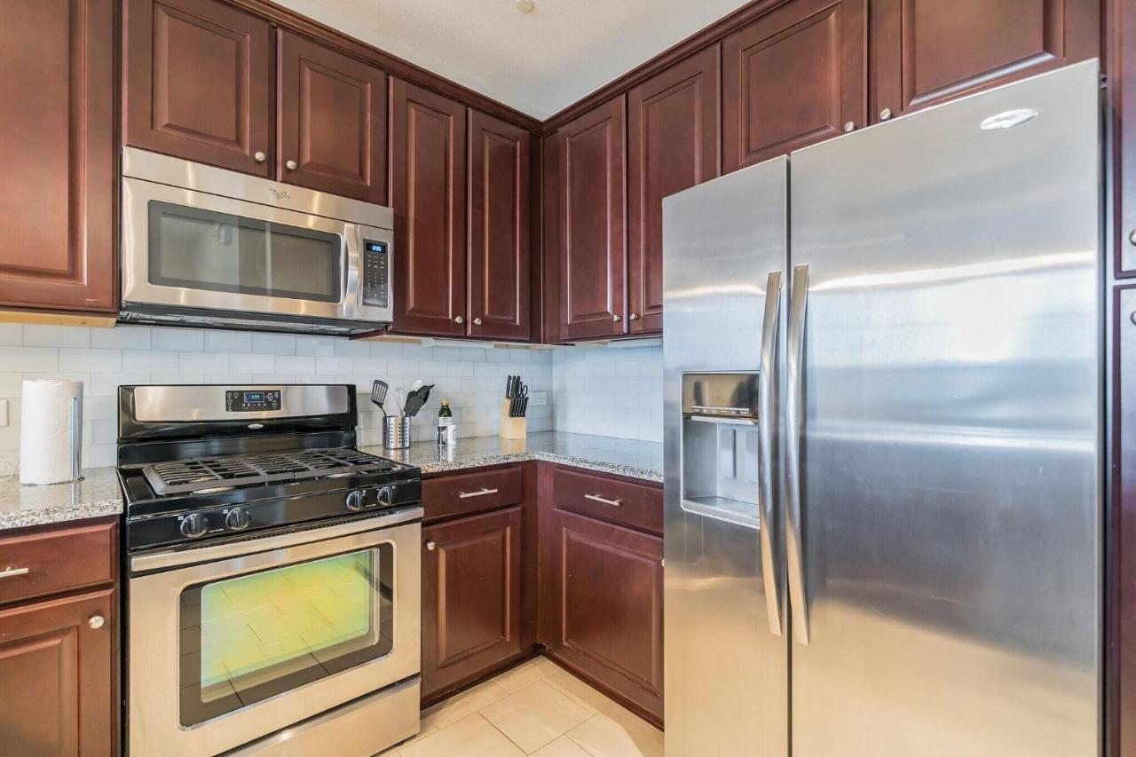 Apartment Newly Renovated 2-bedroom + Pool + Gym *