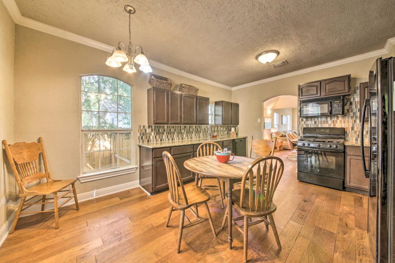 With Patio - 3 Mi To River Walk! Holiday home