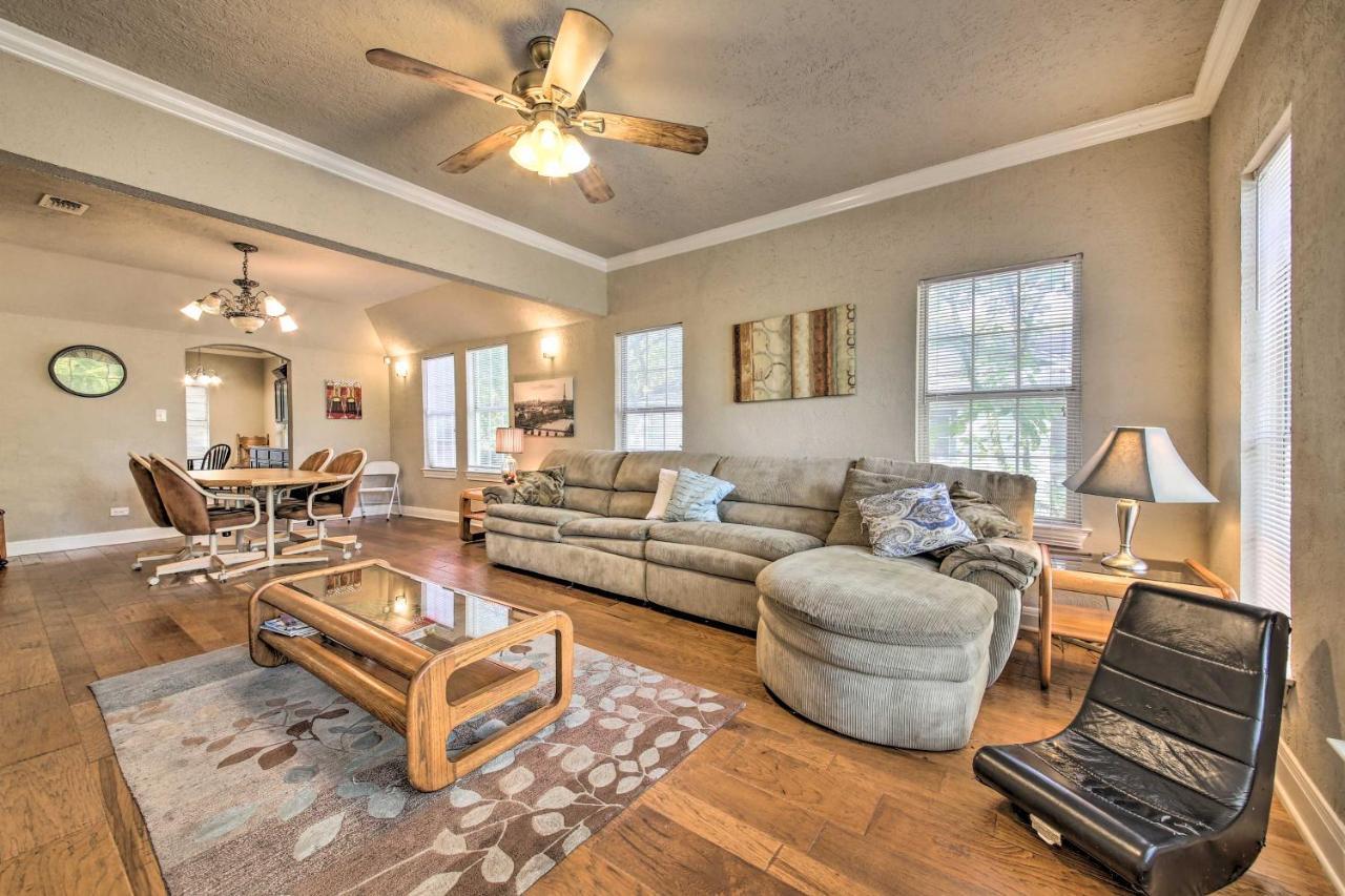 Holiday home With Patio - 3 Mi To River Walk!