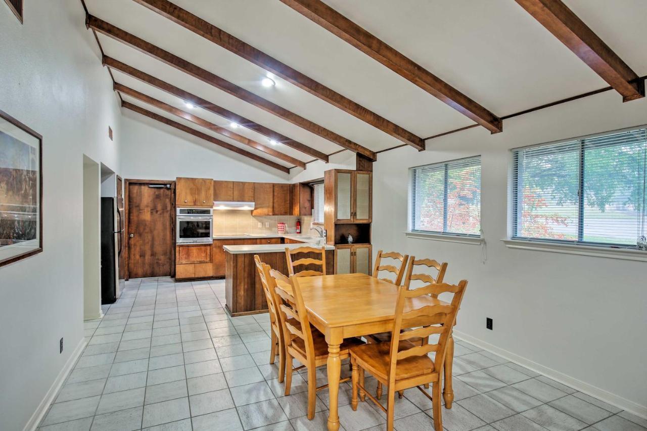 Charming Abode About 10 Mi To River Walk! San Antonio