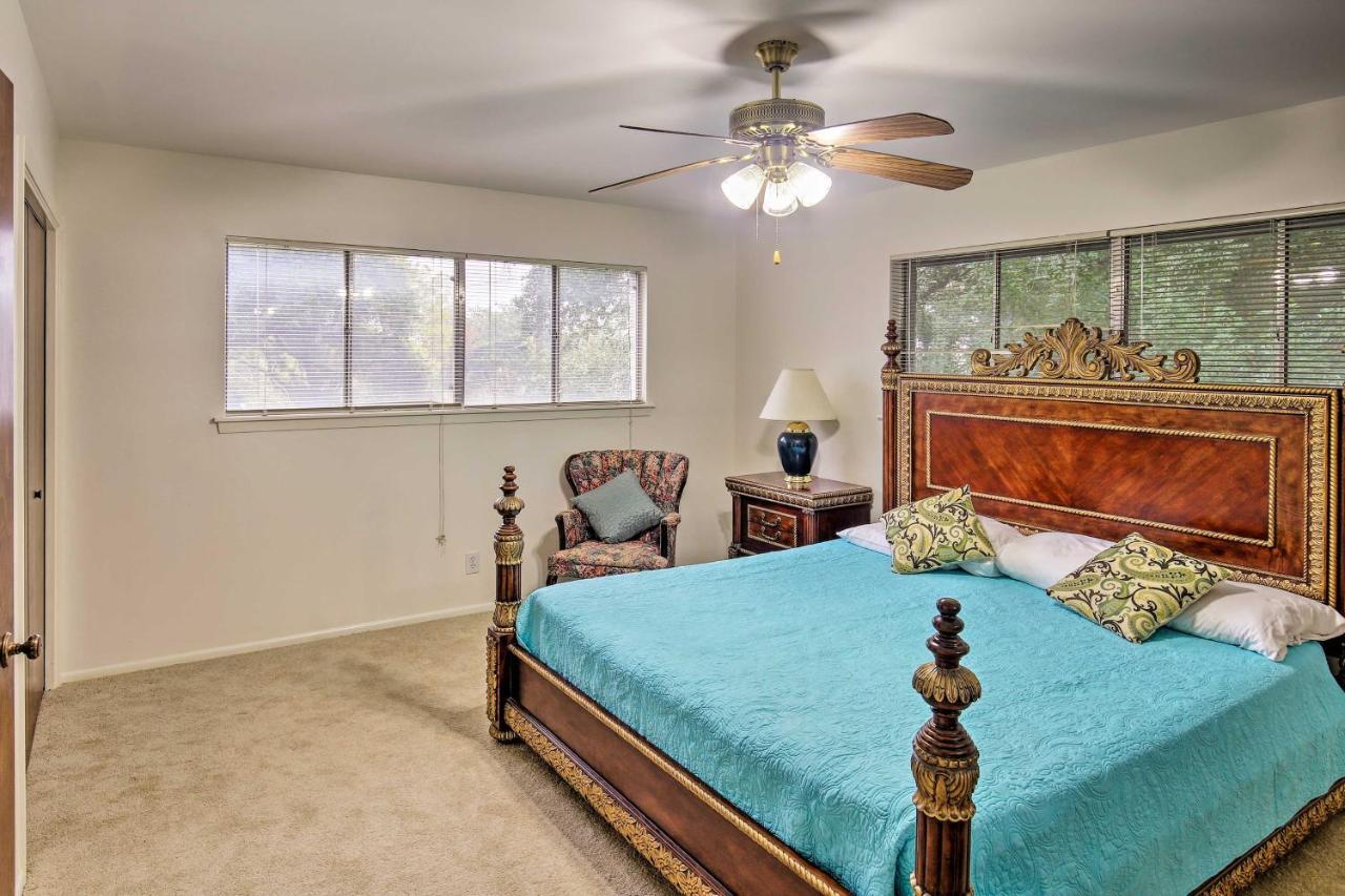 Charming Abode About 10 Mi To River Walk! San Antonio