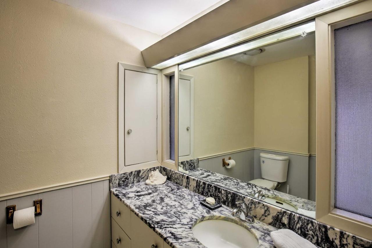 Charming Abode About 10 Mi To River Walk!