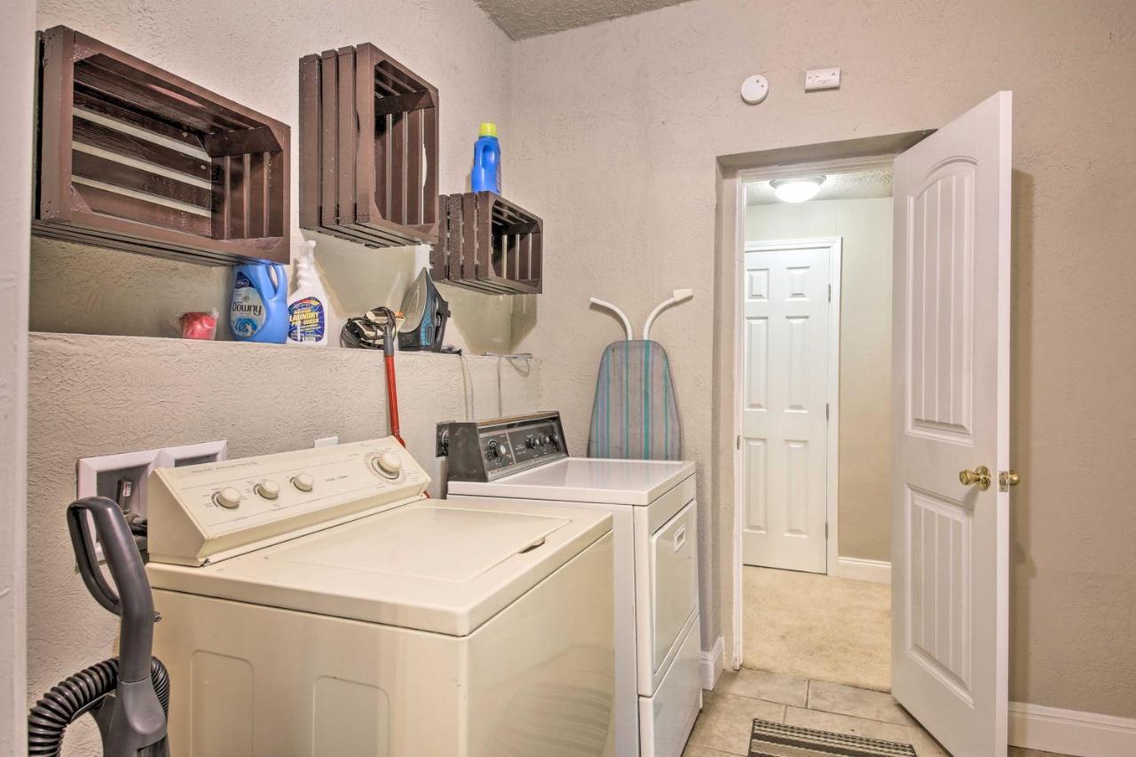 With Patio - 3 Mi To River Walk! Holiday home