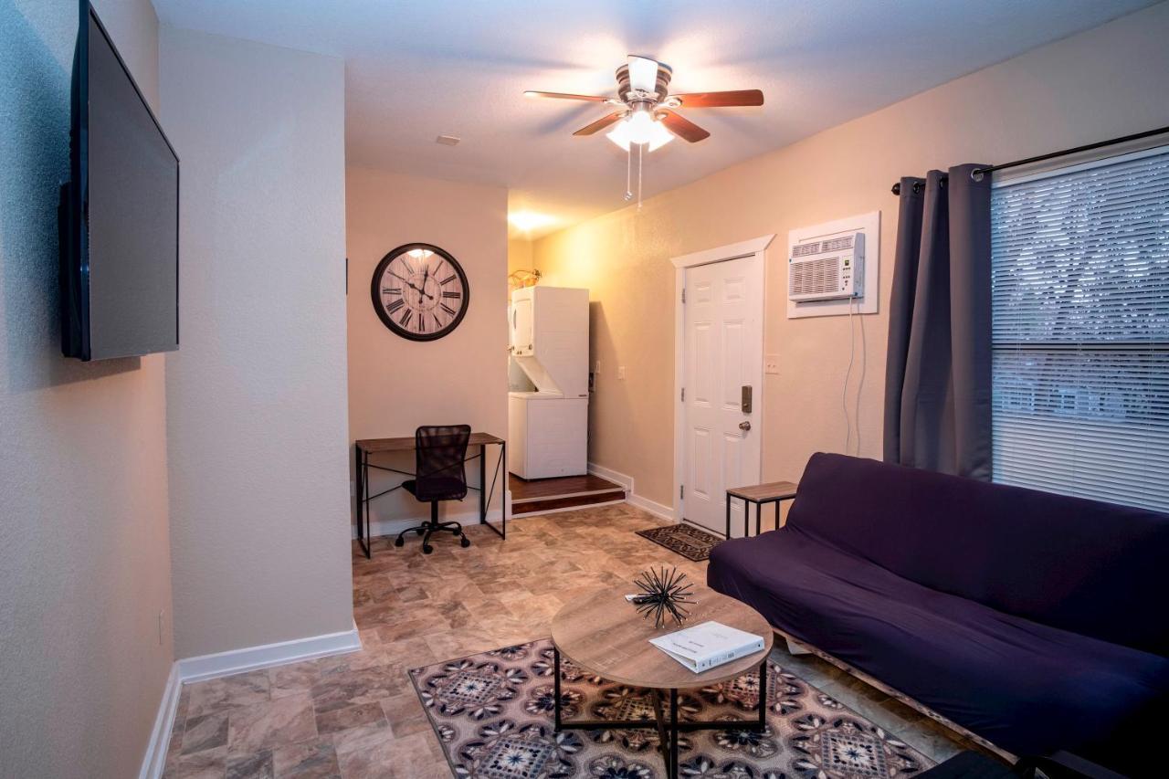 Cozy Downtown 2br/1ba Sleeps 8 Apartment San Antonio