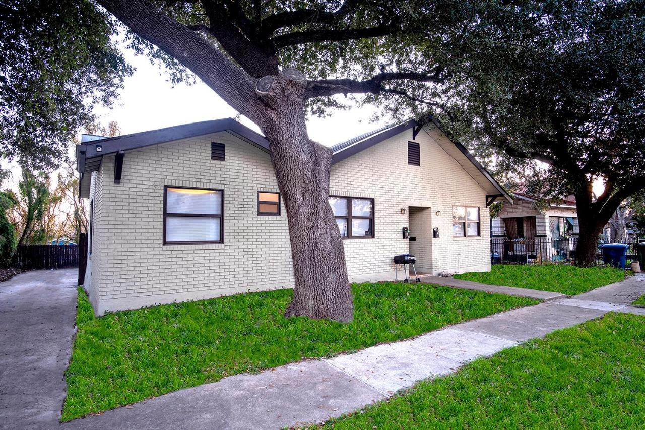 Cozy Downtown 2br/1ba Sleeps 8 Apartment *