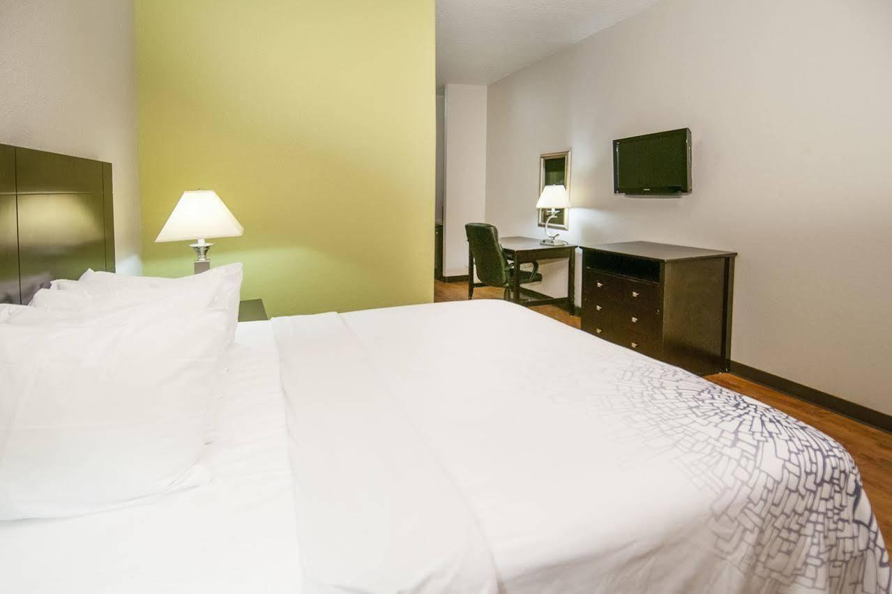 Hotel 6 - East