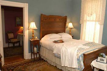 Brackenridge House 3*