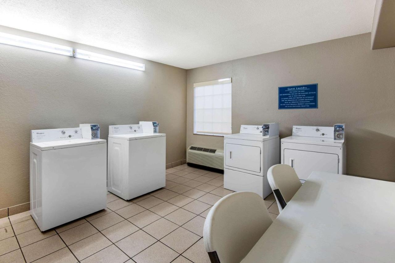 Hotel La Quinta By Wyndham Brooks City Base