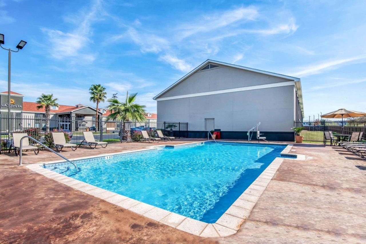 Hotel La Quinta By Wyndham Brooks City Base San Antonio