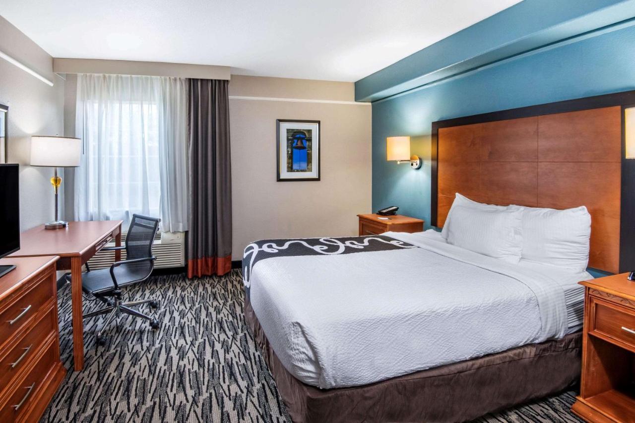 La Quinta By Wyndham Brooks City Base San Antonio