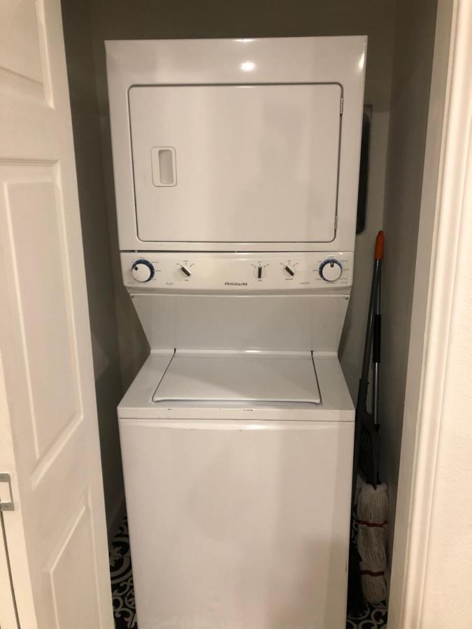 Apartment Downtown View Cozy 2br1ba Sleeps 8