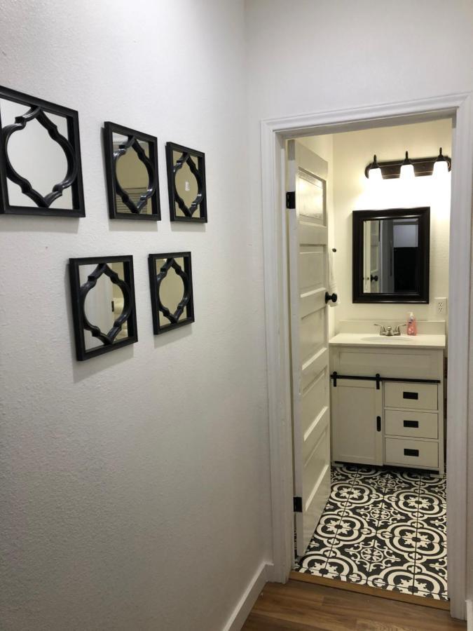 Apartment Downtown View Cozy 2br1ba Sleeps 8 *