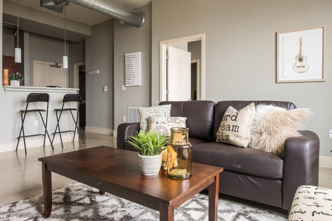 Frontdesk Inspire Downtown Apts San Antonio Tx Apartment *