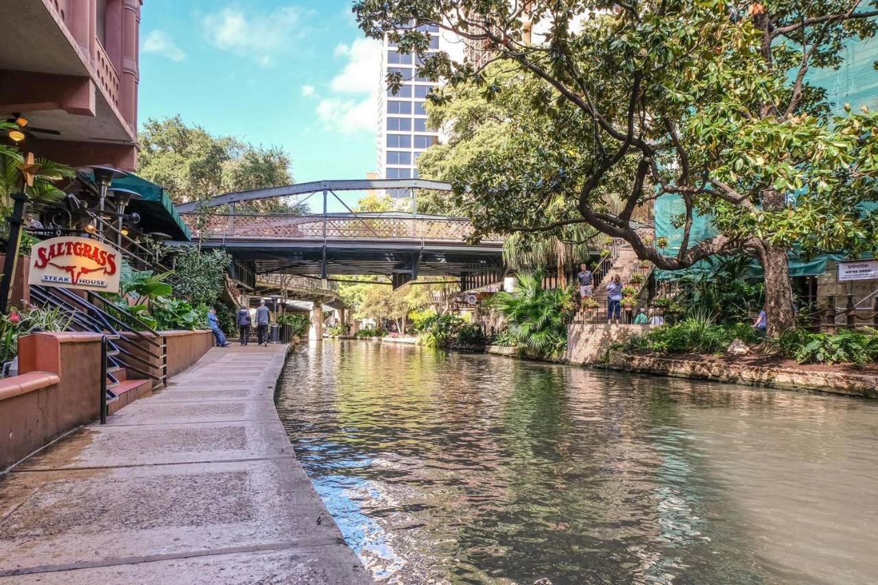 Frontdesk Inspire Downtown Apts San Antonio Tx *