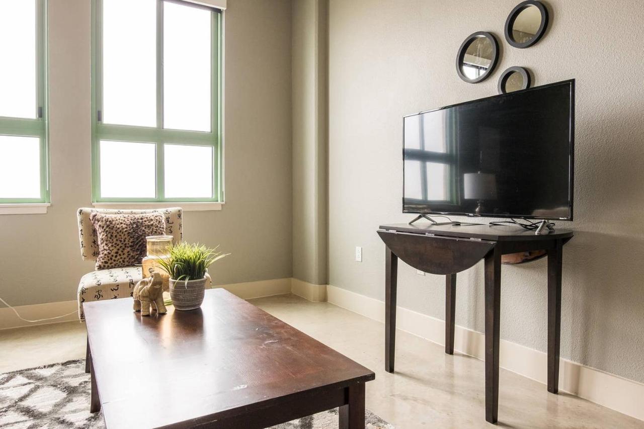 Frontdesk Inspire Downtown Apts San Antonio Tx * San Antonio