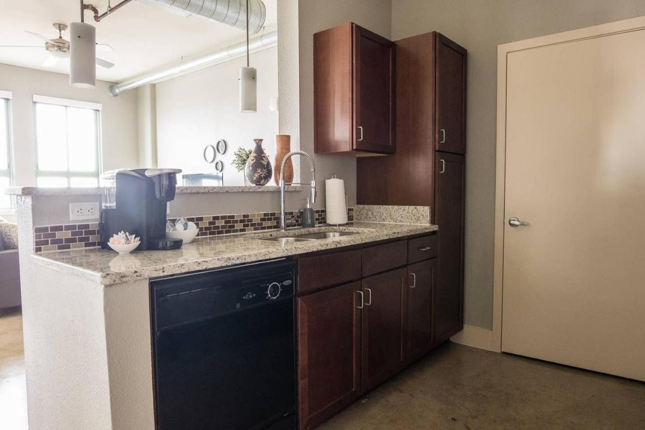 Frontdesk Inspire Downtown Apts San Antonio Tx * San Antonio