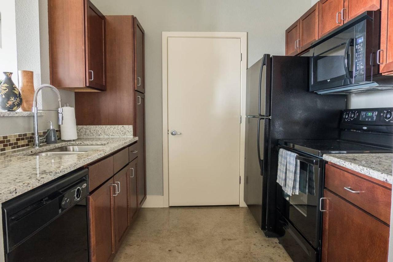 Frontdesk Inspire Downtown Apts San Antonio Tx