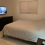 Cheerful 3-Bedroom With A Pool