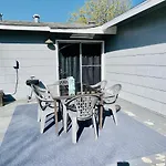 Blue-Door @Maywood - Modern Spaces
