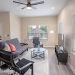Beautiful Fenced 3Br 2Ba Near Exciting Downtown