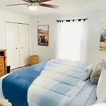 Cozy Urban Getaway