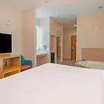 Days Inn & Suites By Wyndham San Antonio North/Stone Oak