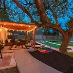 Texas Vacation Home, Game Room & Pool By Sixflags
