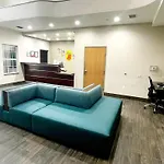 Super 8 by Wyndham San Antonio/Alamodome Area