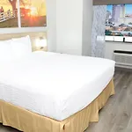 Days Inn & Suites By Wyndham San Antonio North/Stone Oak