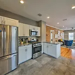 San Antonio Home With Yard - 2 Mi To Downtown!
