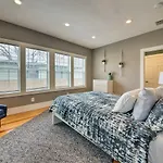 San Antonio Home With Yard - 2 Mi To Downtown!