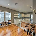 San Antonio Home With Yard - 2 Mi To Downtown!