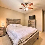 Family-Friendly San Antonio Home With Hot Tub And Deck