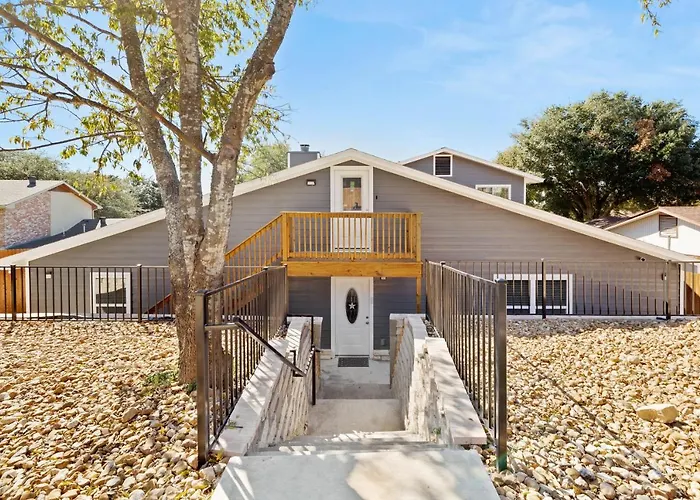 Cyc Eclectic Back House With Bbq Gazebo