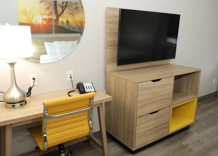 Days Inn & Suites By Wyndham San Antonio North/Stone Oak