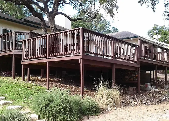 Family-Friendly San Antonio Home With Hot Tub And Deck