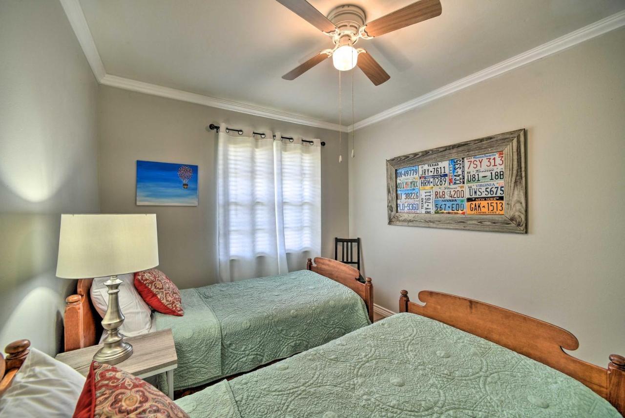 Cozy Family 3 Mi To Lackland Afb Holiday home *