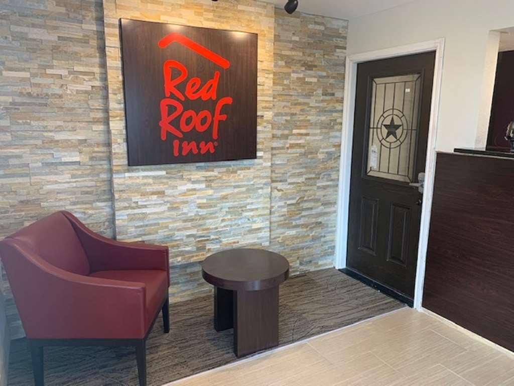 Red Roof E - Frost Bank Center Motel