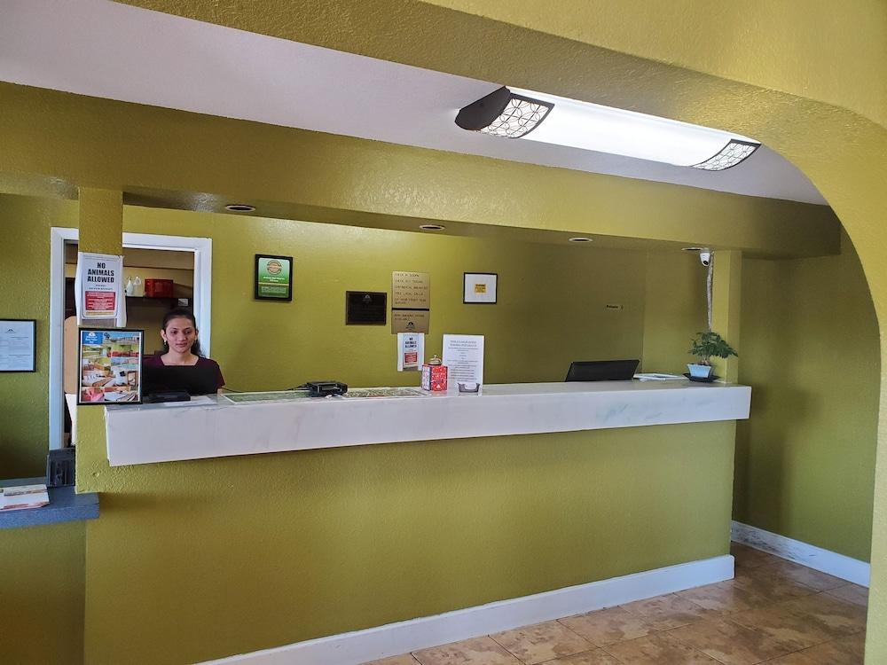Americas Value - At&t Center/fort Sam Houston Motel 2*