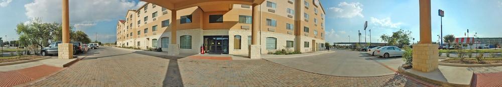 Western Windsor Pointe & Suites-at&t Center Hotel 2*