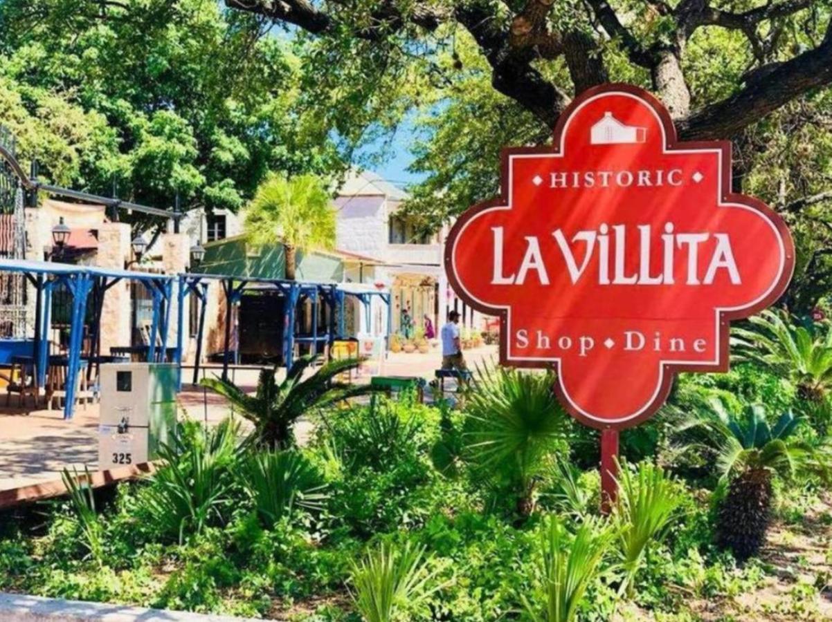 Beautiful On New Built Near Downtown *