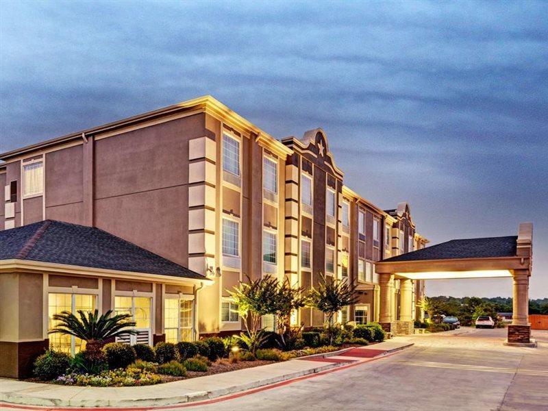 Super 8 By Wyndham San Antonio/alamodome Area
