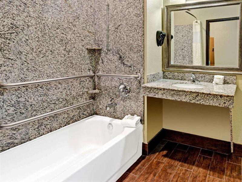 Super 8 By Wyndham San Antonio/alamodome Area Hotel San Antonio