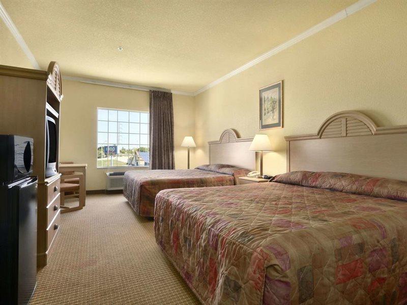 Super 8 By Wyndham San Antonio/alamodome Area Hotel San Antonio